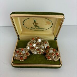 Vintage Sarah Coventry Royal Hawaiian Faux Coral & Mother of Pearl/jewelry set